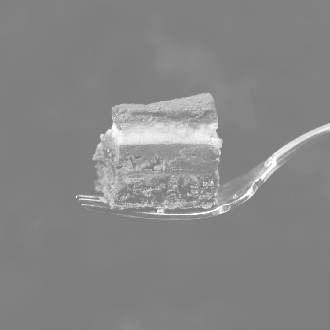 Photo of a spoon with a slice of chocolate cake by Jordane Mathieu uploaded on Unsplash used as a featured image for this L'inouï portfolio item.