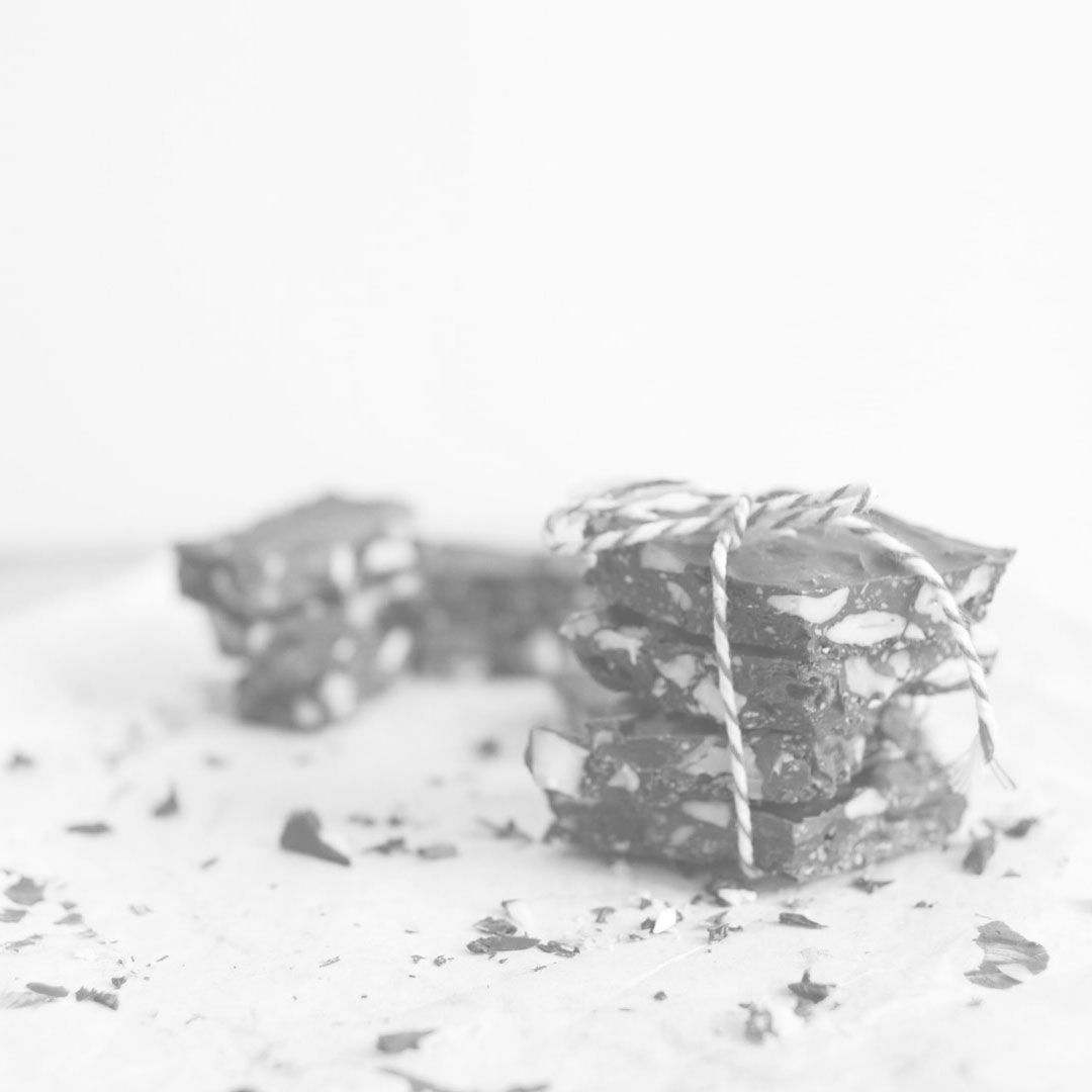 A black & white version of a photo by Yoori Koo on Unsplash used as a featured image for L'inouï 's store design portfolio item.